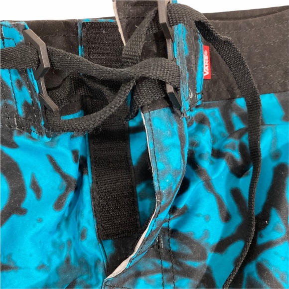 Vans Off the Wall Men's Board Shorts Graffiti Theme Seamless Fly Waist 32 - Picture 5 of 13